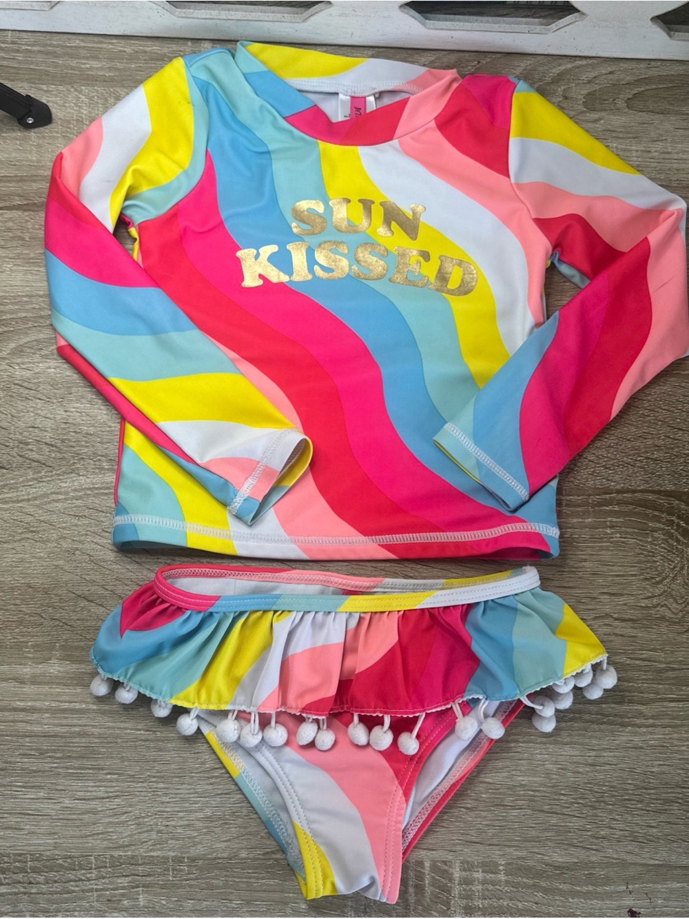 Betsey Johnson Girl's size 4  2 Pc Rash Guard Tankini Swimsuit Sun Kissed piling